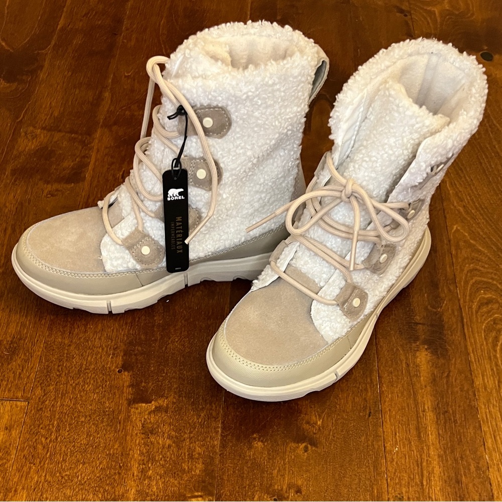 NWT Sorel Explorer II Cozy waterproof cream & white boot